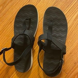 Black Sperry sandals in women’s size 11